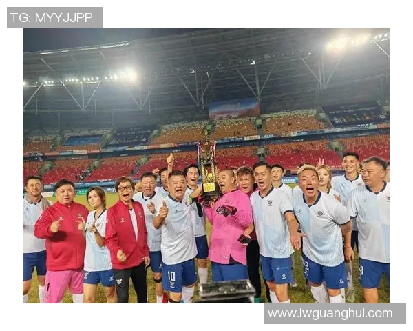 成都足球队的默契配合揭秘：如何在赛场上实现完美协作